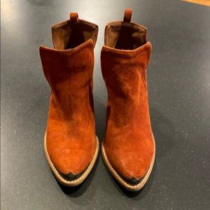 Jeffrey Campbell Cromwell | sz7 | suede booties